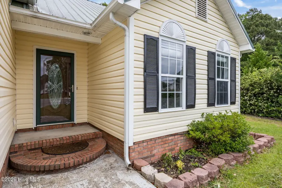 405 W Regent Court, Jacksonville, NC 28546 - #2