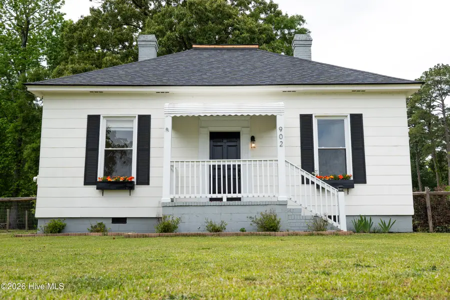 902 Jenkins Avenue, Maysville, NC 28555 - #2