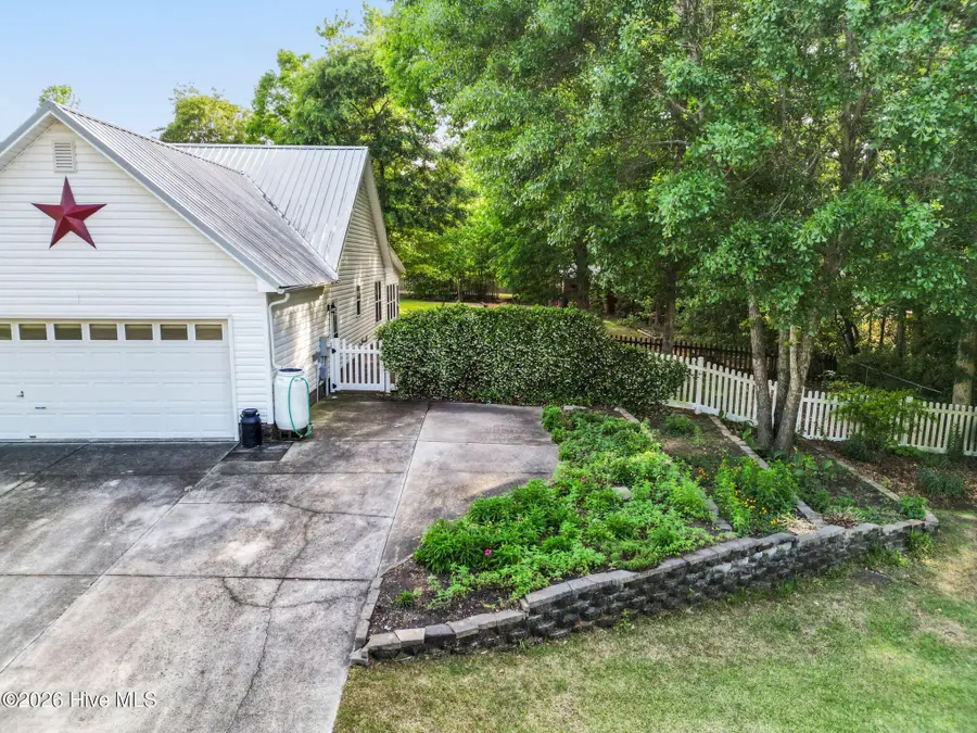 101 Black Walnut Drive, Richlands, NC 28574 - #3