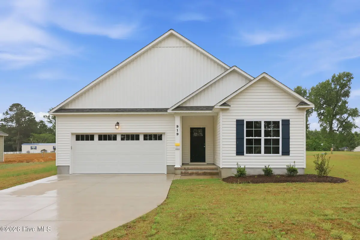 919 Albrittons Road, Kinston, NC 28504 - #1