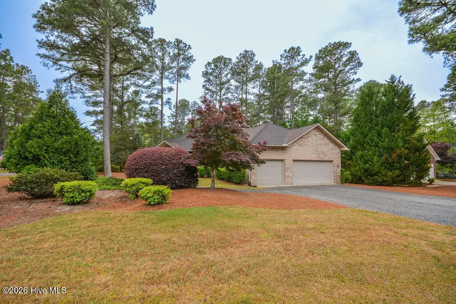 11 Canterbury Circle, Pinehurst, NC 28374 - #2