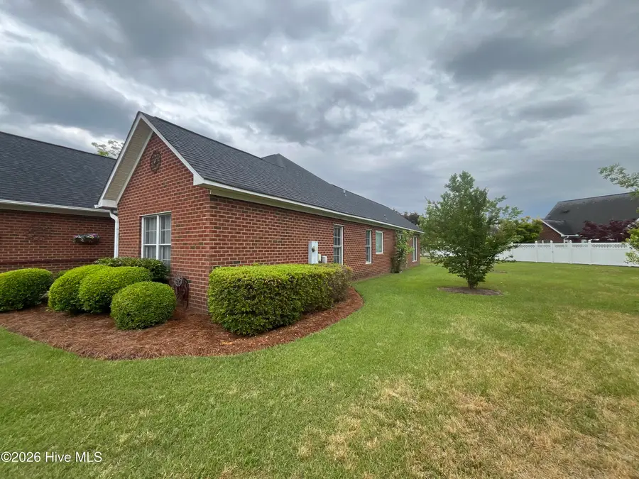 3704 New Castle Court, Winterville, NC 28590 - #3