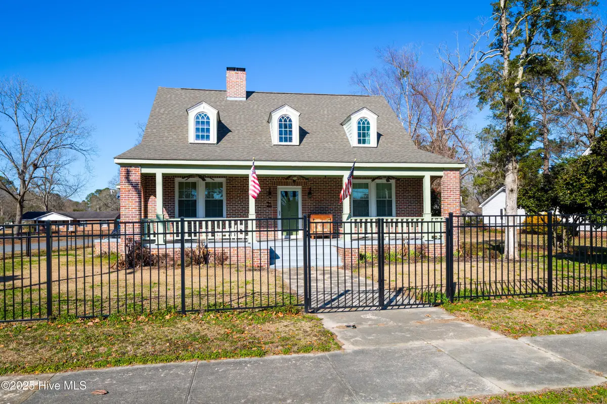 502 W Roseboro Street, Roseboro, NC 28382 - #1