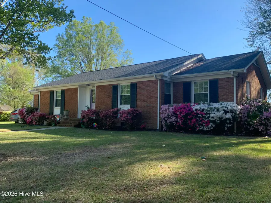 2106 Southview Drive, Greenville, NC 27858 - #2