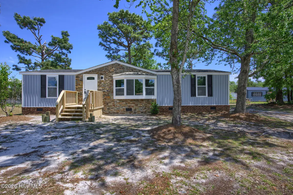 108 N Queens Street, Hubert, NC 28539 - #1
