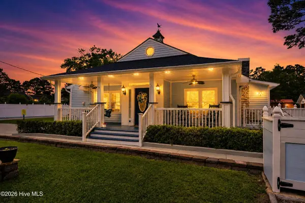 1988 W Lake Shore Drive, Wilmington, NC 28401