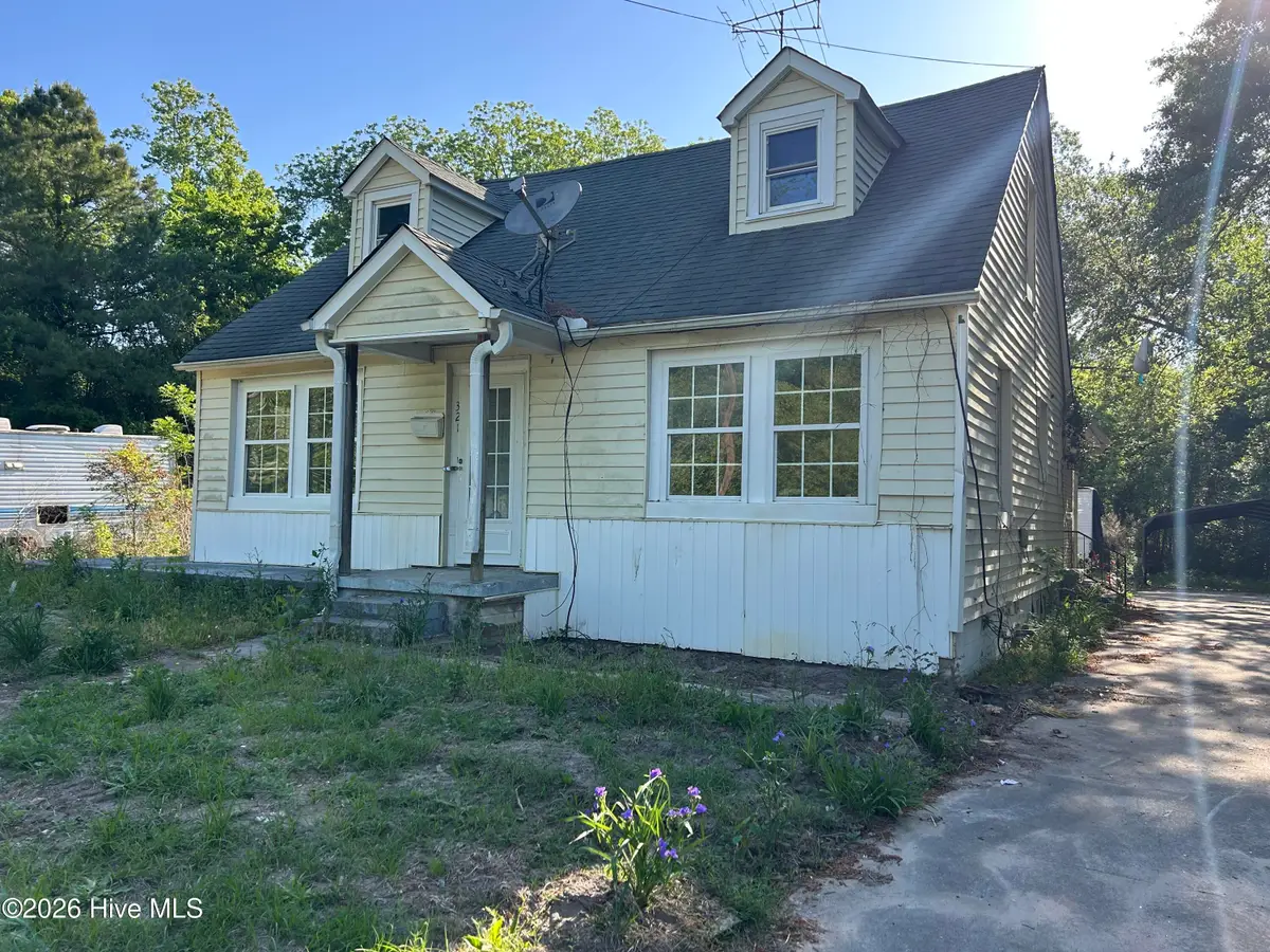 321 Pine Street, Kinston, NC 28501 - #1