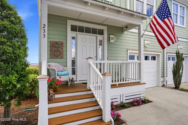 233 River Gate Lane, Wilmington, NC 28412