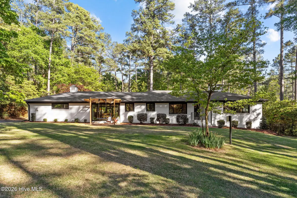 565 S Valley Road, Southern Pines, NC 28387 - #1