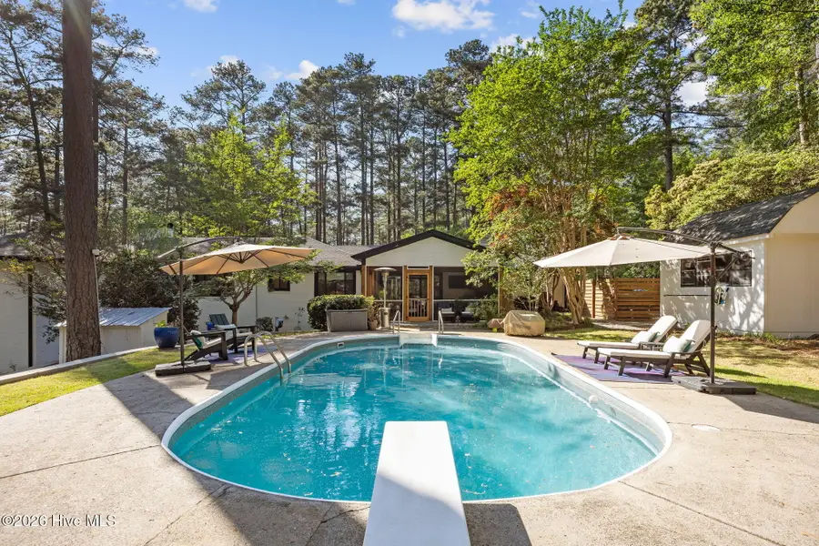 565 S Valley Road, Southern Pines, NC 28387 - #2