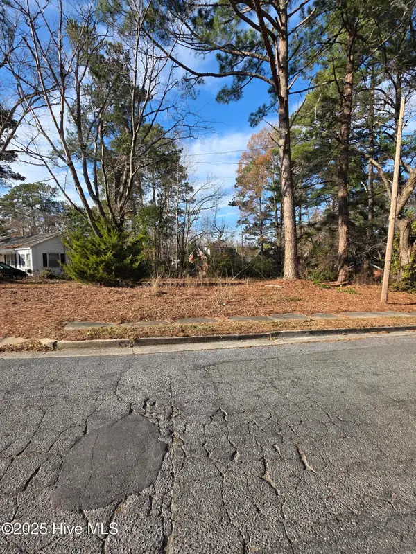 404 Summit Avenue, Kinston, NC 28501