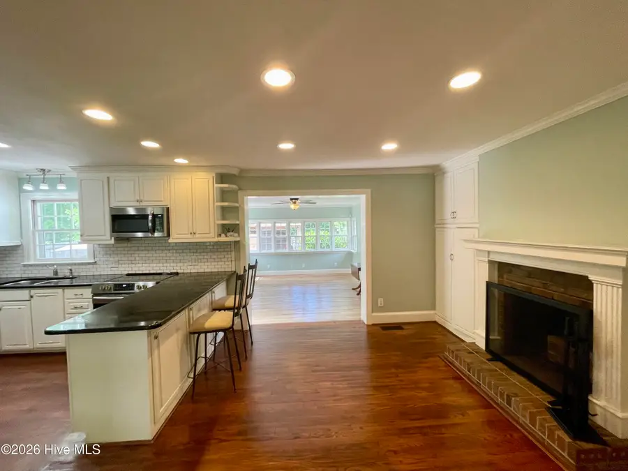 106 W Berkshire Road, Greenville, NC 27858 - #2