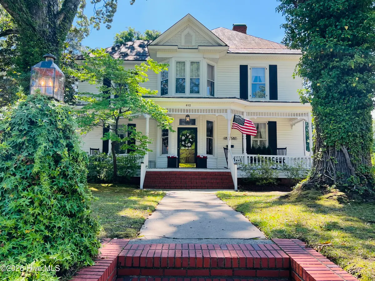 612 College Street, Clinton, NC 28328 - #1