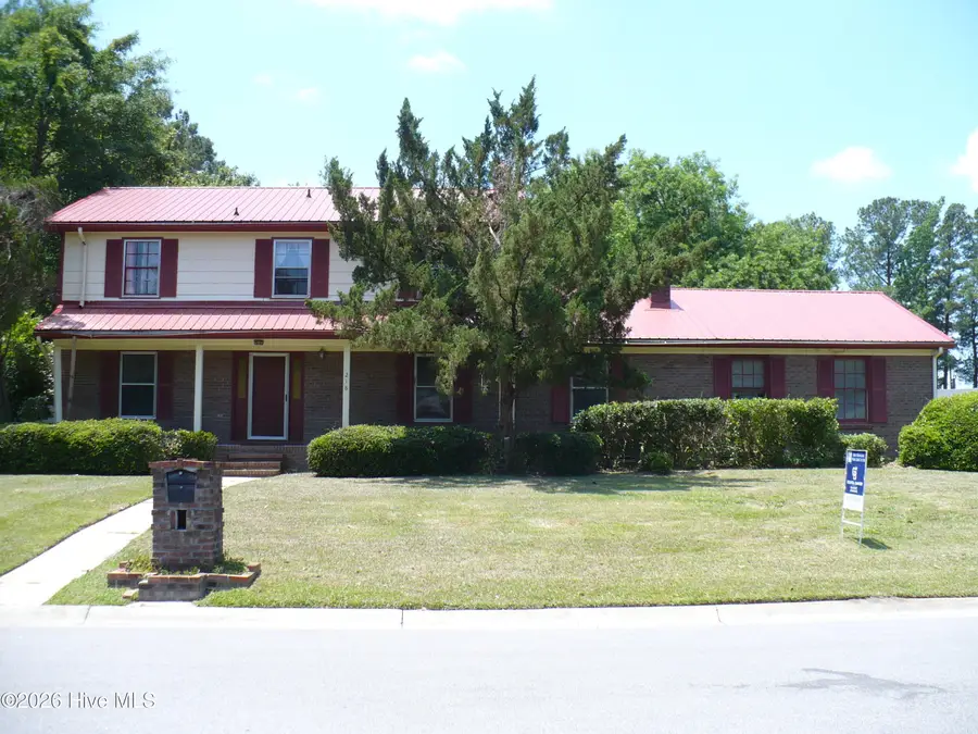 218 Parkwood Drive, Jacksonville, NC 28546 - #2