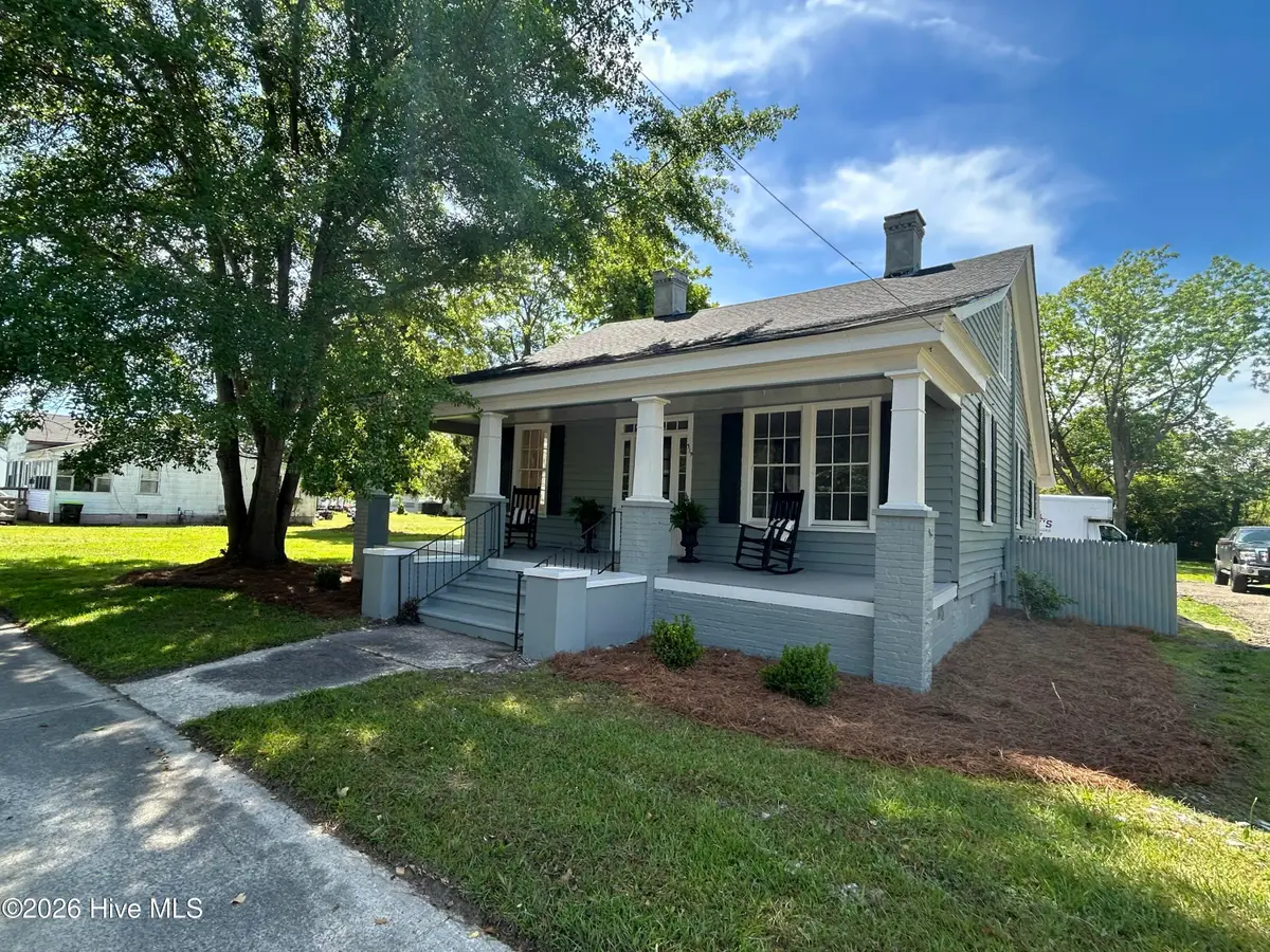 319 W Grubb Street, Hertford, NC 27944 - #1