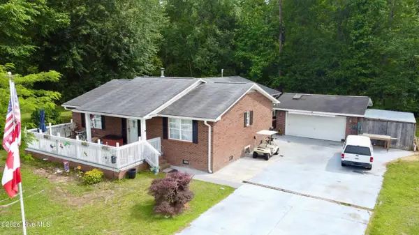 144 Waccamaw Shores Road, Lake Waccamaw, NC 28450