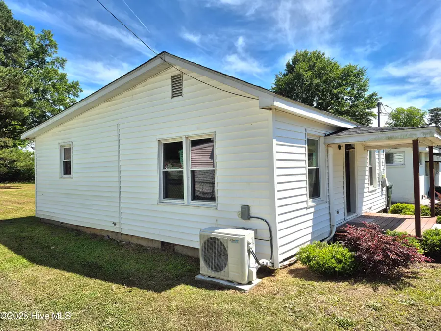 502 S Sycamore Street, Fremont, NC 27830 - #2