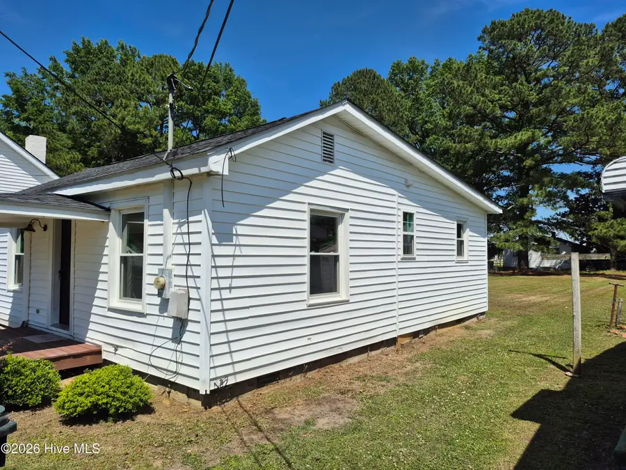 502 S Sycamore Street, Fremont, NC 27830 - #3