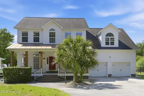 811 Albatross Way, Hampstead, NC 28443