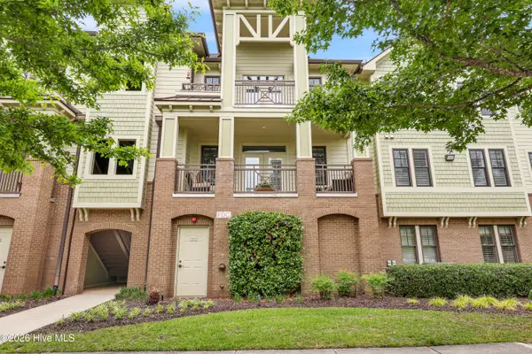 561 Garden Terrace Drive #204, Wilmington, NC 28405