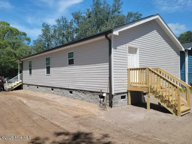 113 Pecan Avenue, Lake Waccamaw, NC 28450 - #3