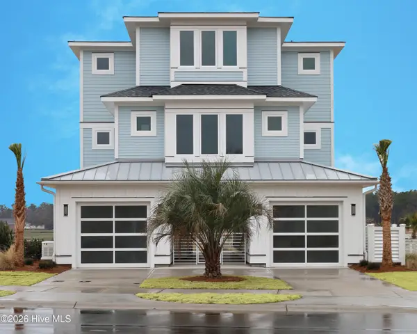 123 Seafaring Lane, Hampstead, NC 28443