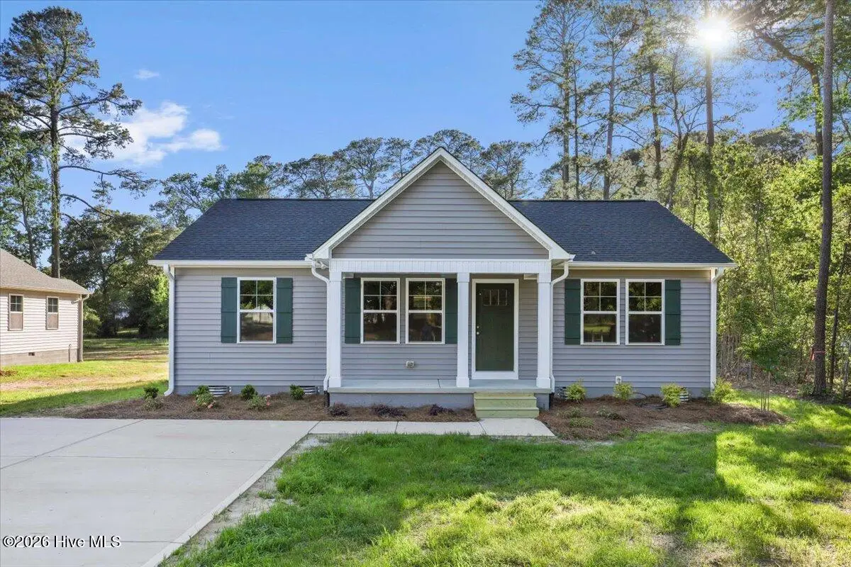 305 N West Street, Roseboro, NC 28382 - #1