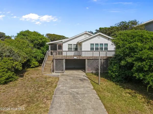 212 SE 78th Street, Oak Island, NC 28465