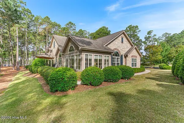 109 Essex Place, Southern Pines, NC 28387