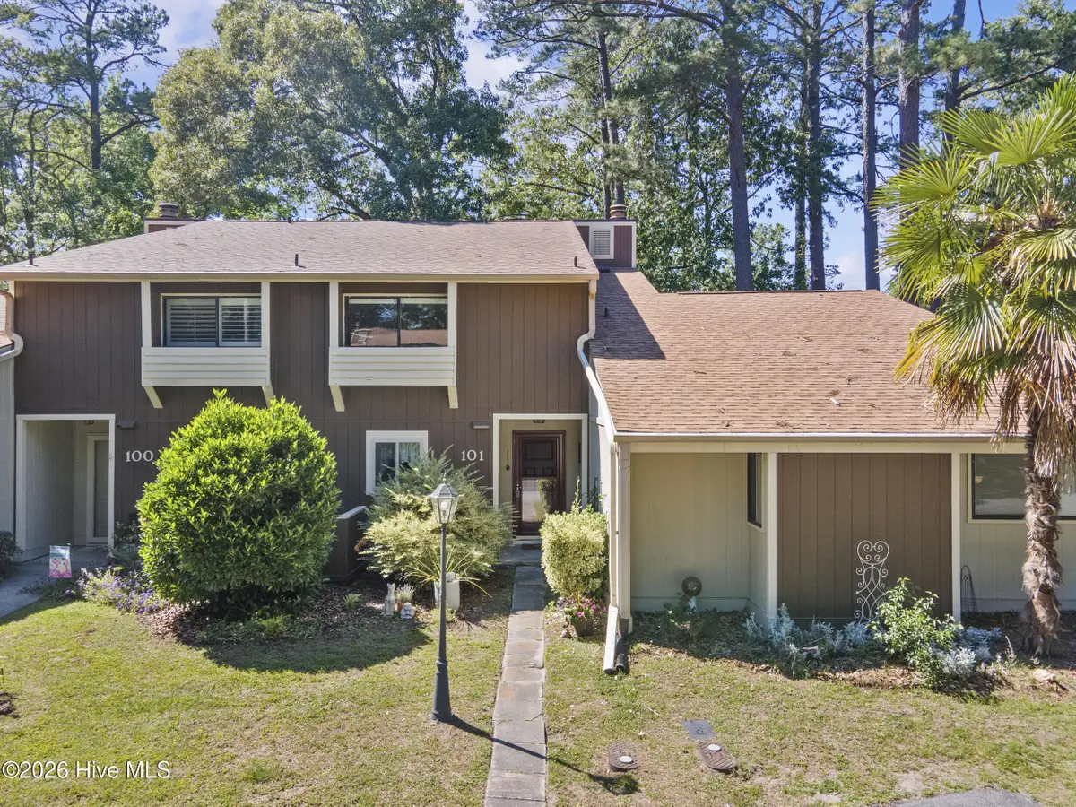 101 Quarterdeck Townhouses, New Bern, NC 28562 - #1