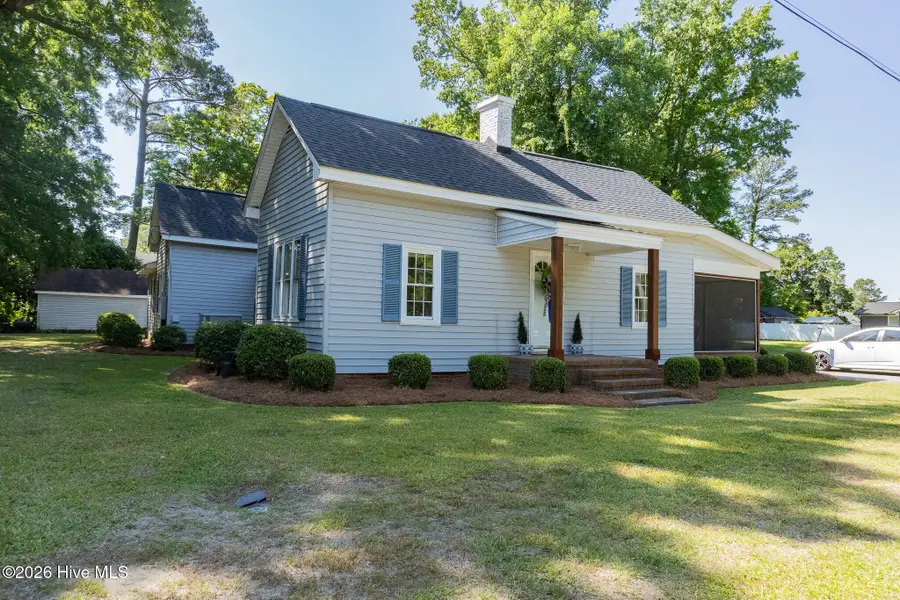512 S Ashe Street, Bladenboro, NC 28320 - #3