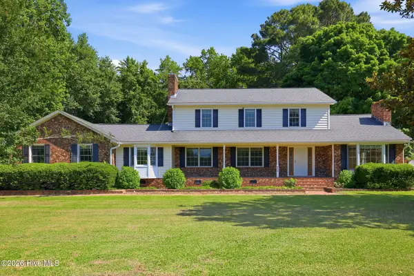 450 Davenport Farm Road, Winterville, NC 28590