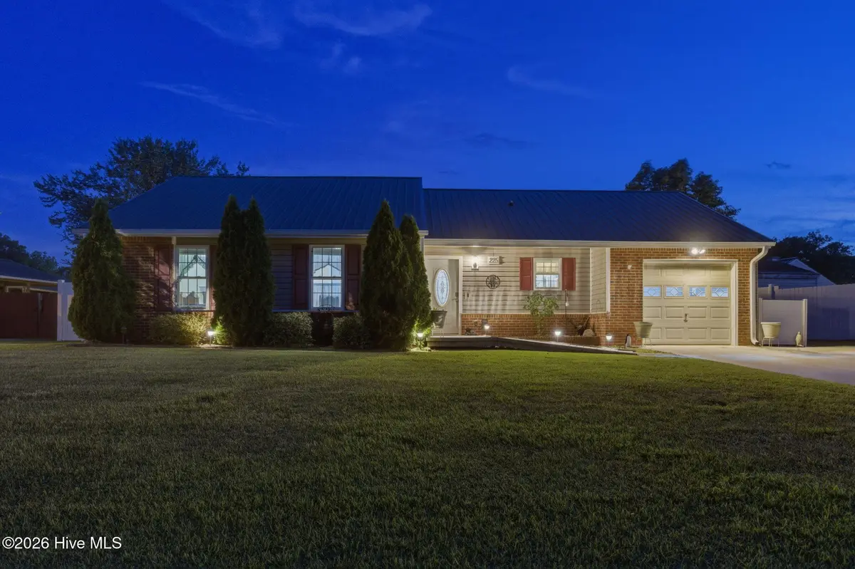 225 Spruce Court, Jacksonville, NC 28546 - #1