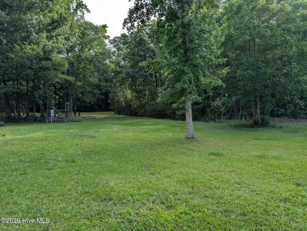 120 Schley Avenue, Lake Waccamaw, NC 28450