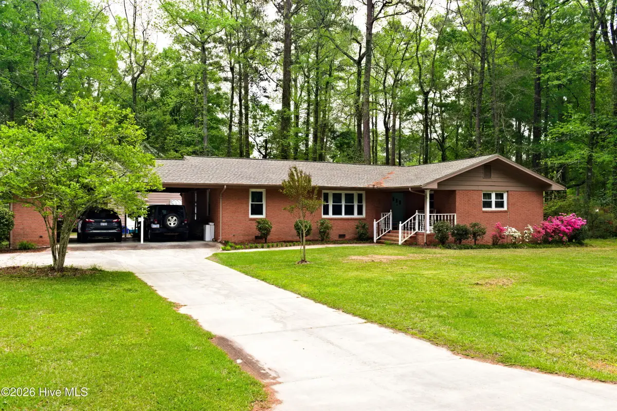 705 N Edgewood Circle, Whiteville, NC 28472 - #1
