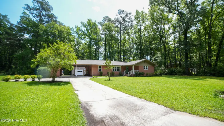 705 N Edgewood Circle, Whiteville, NC 28472 - #3