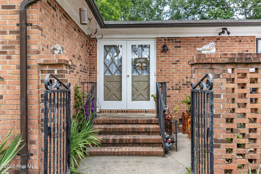 1209 W Highland Avenue, Kinston, NC 28501 - #2