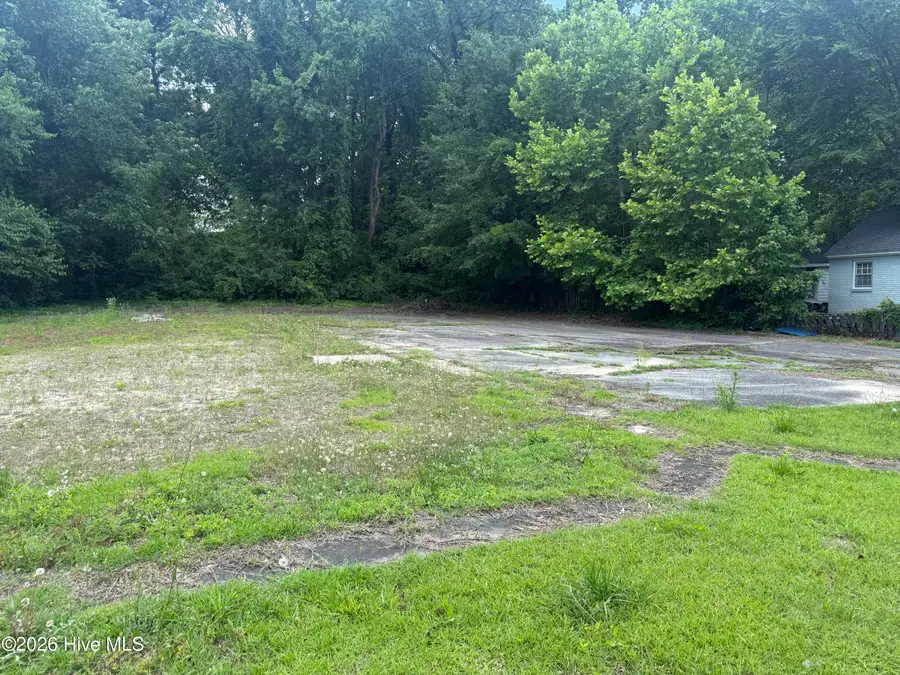 208 Glenwood Avenue, Kinston, NC 28501 - #3