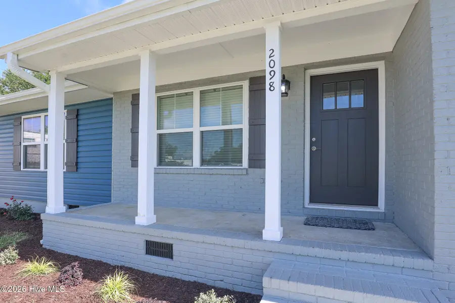 2098 Nc Highway 172, Sneads Ferry, NC 28460 - #2