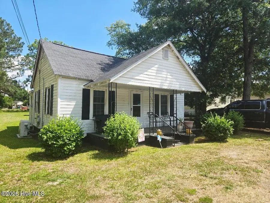 407 S Johnson Street, Mount Olive, NC 28365 - #2