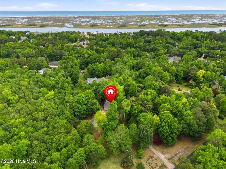 423 E Creekview Drive, Hampstead, NC 28443 - #2