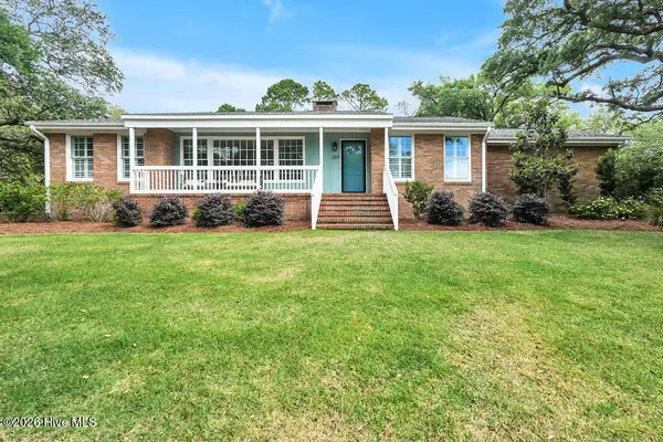207 River Drive, Southport, NC 28461