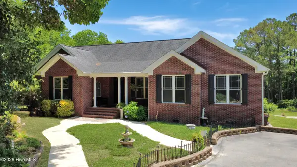 789 Queens Creek Road, Hubert, NC 28539