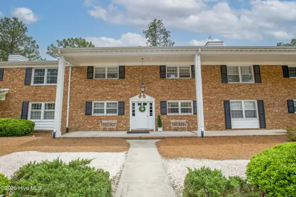 333 Driftwood Circle # 208, Southern Pines, NC 28387