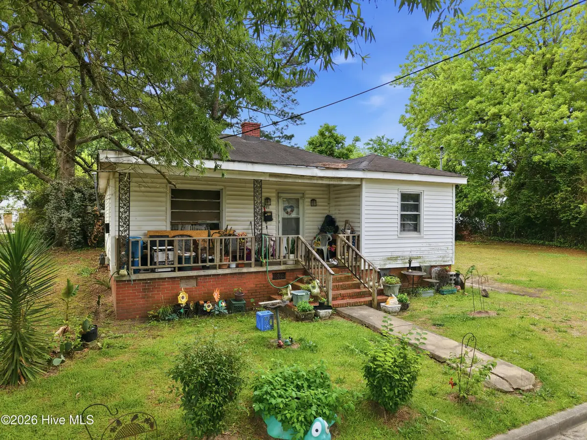 621 Harvey Street, Kinston, NC 28501 - #1