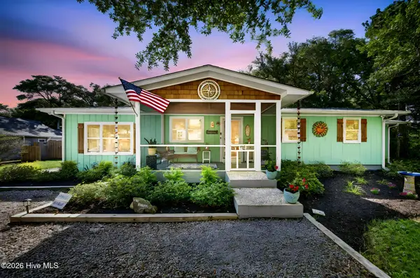 118 NE 19th Street, Oak Island, NC 28465