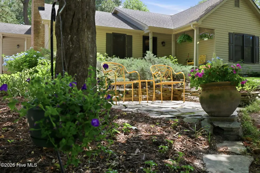 106 Gawain Road, Greenville, NC 27858 - #3