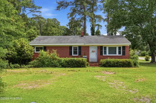 343 W Stevens Street, Wallace, NC 28466