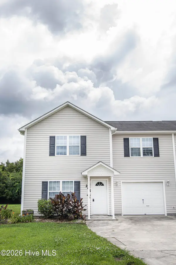 246 Smallwood Road, Hubert, NC 28539