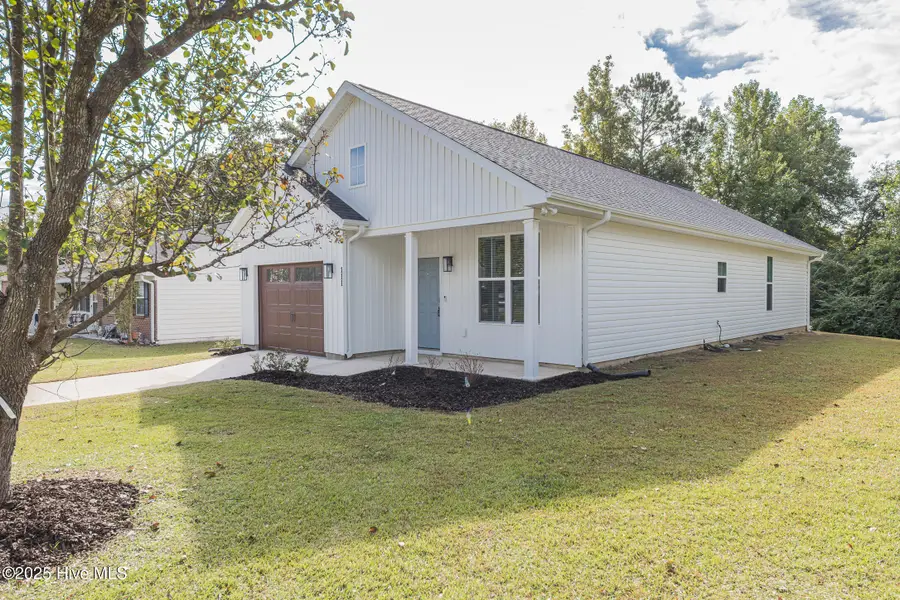 111 Hampton Court, Jacksonville, NC 28546 - #2